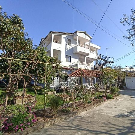 Villa Osmani Durrës Esterno foto