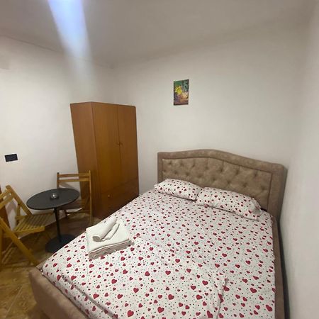 Villa Osmani Durrës Esterno foto