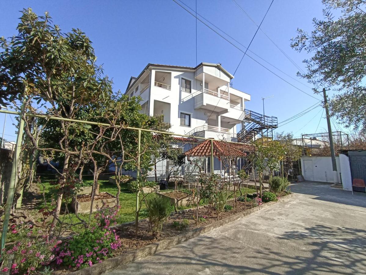 Villa Osmani Durrës Esterno foto