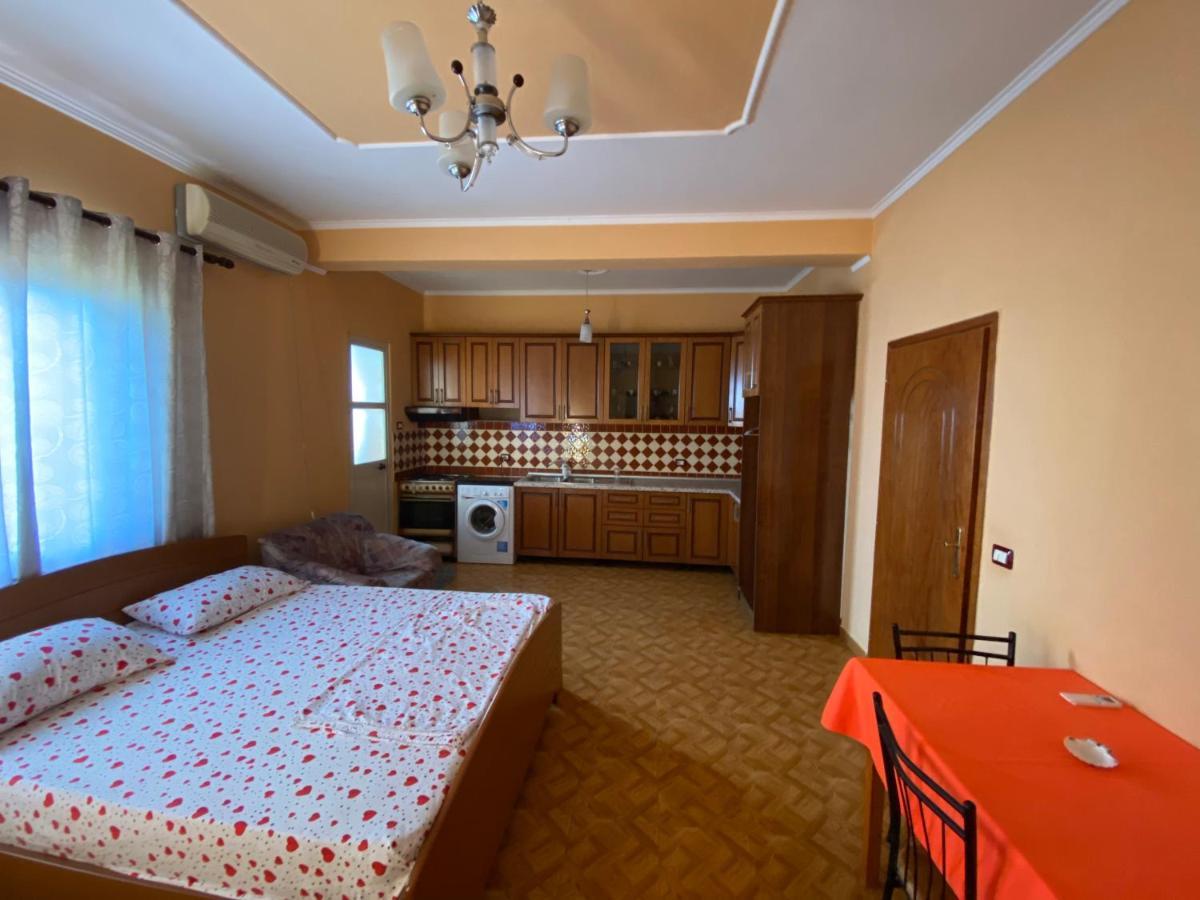 Villa Osmani Durrës Esterno foto