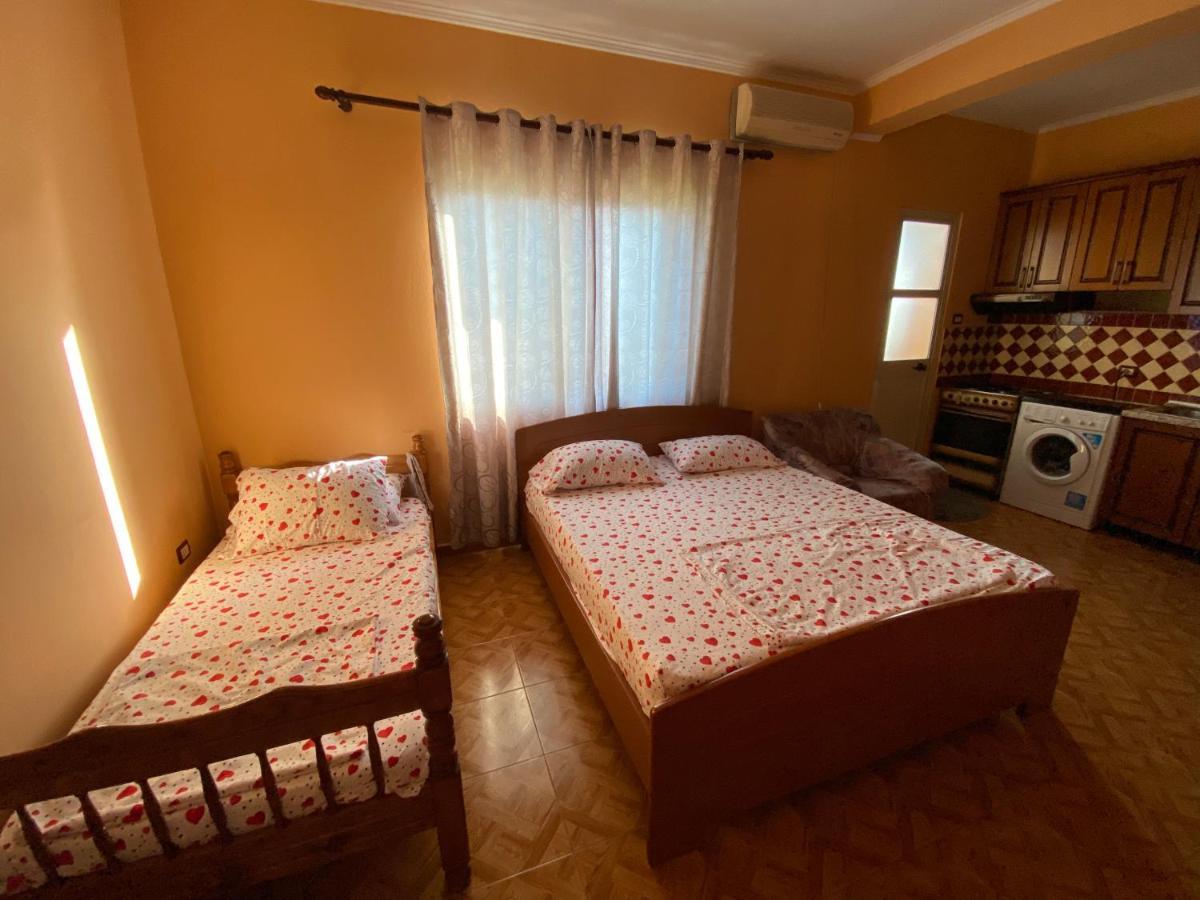 Villa Osmani Durrës Esterno foto