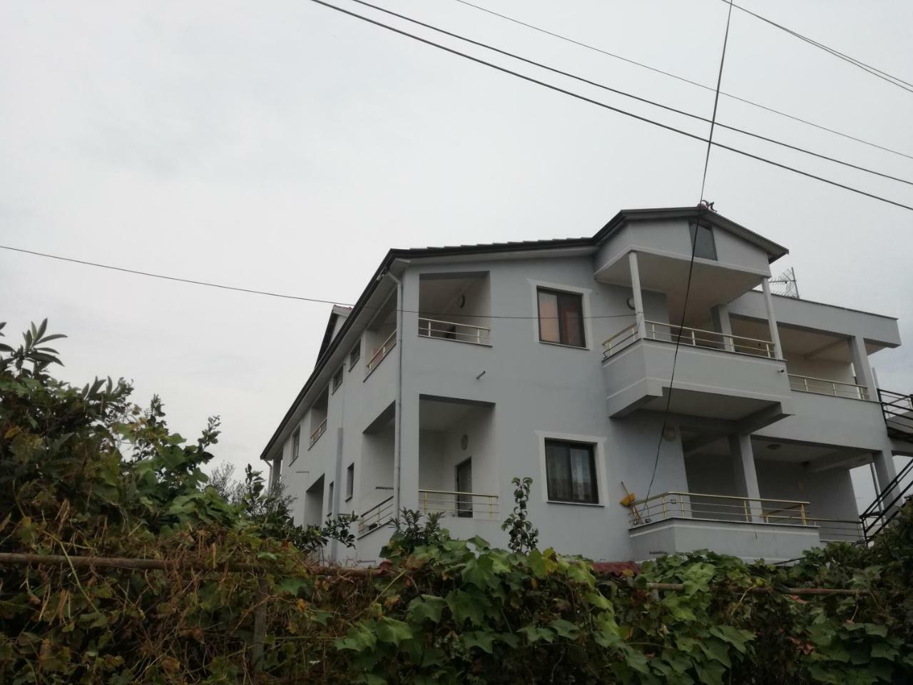 Villa Osmani Durrës Esterno foto