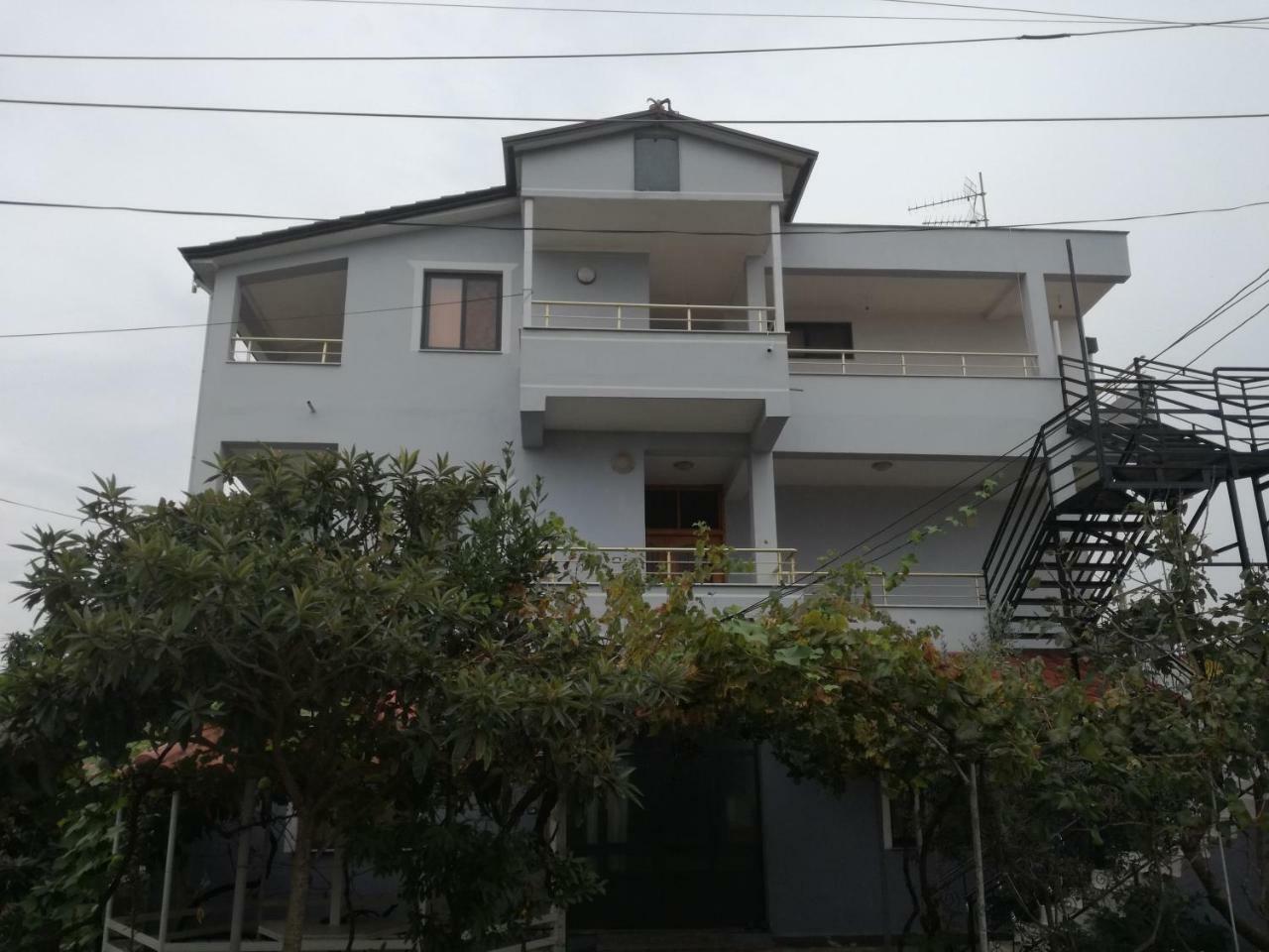 Villa Osmani Durrës Esterno foto