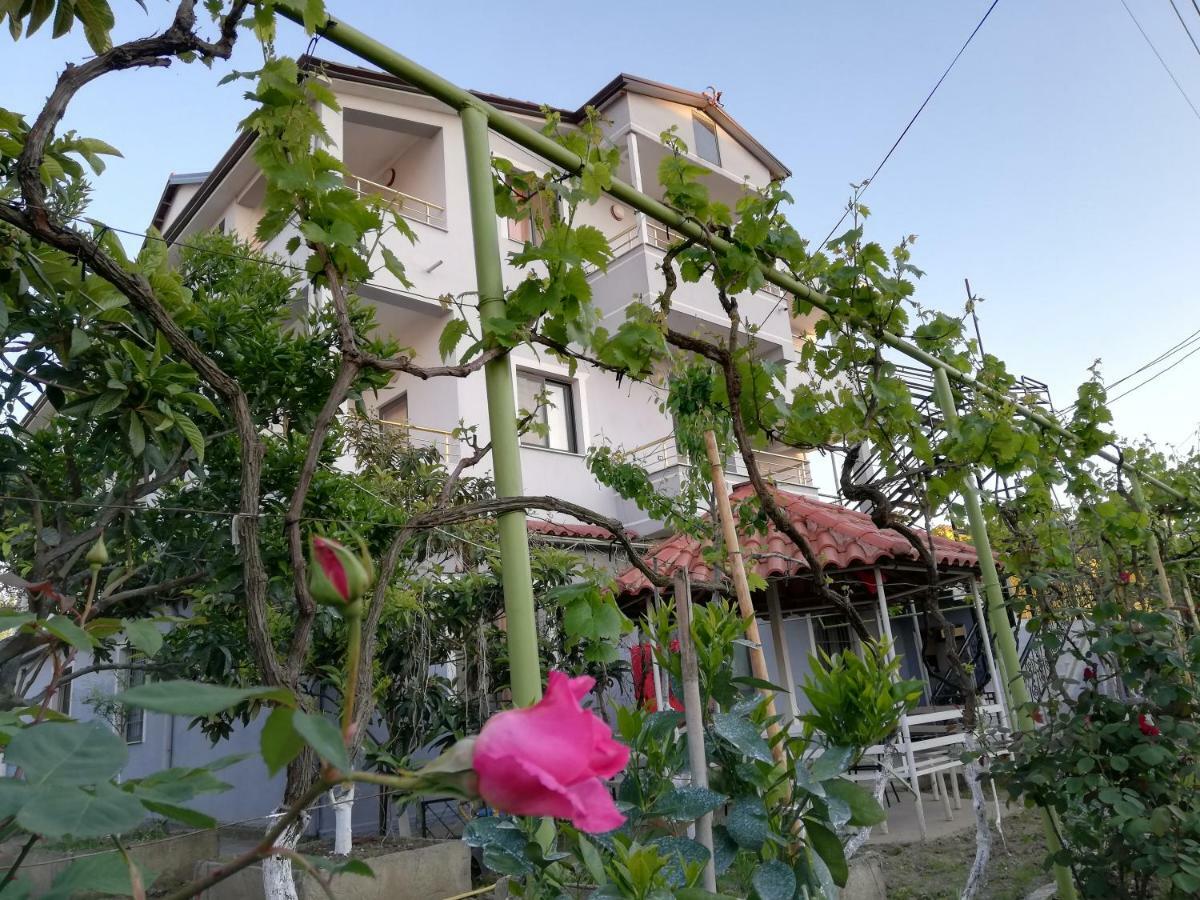 Villa Osmani Durrës Esterno foto